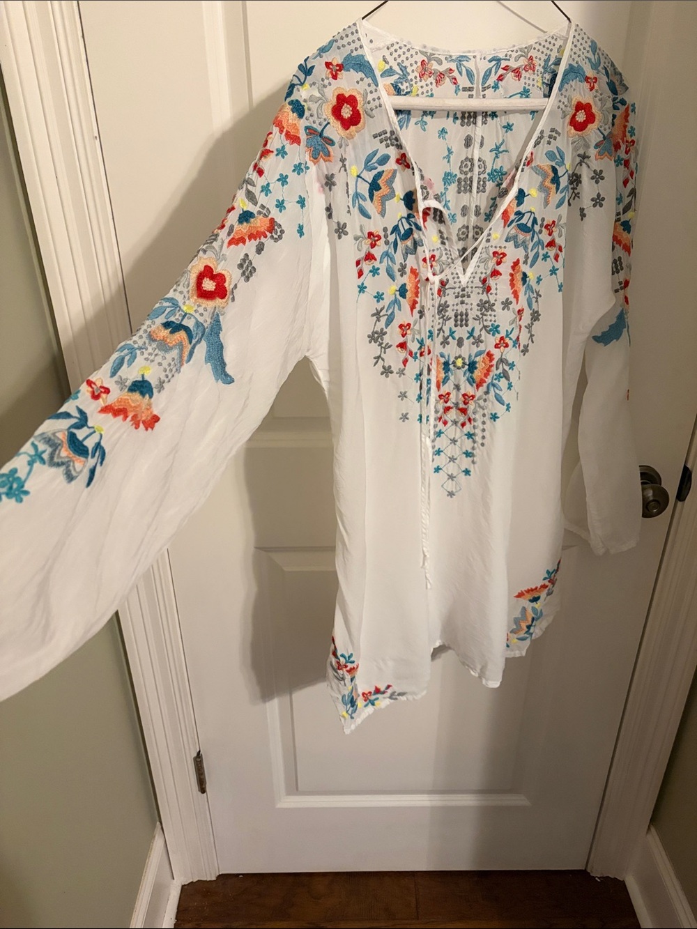 Johnny Was White Embroidered V-Neck Tunic with Multicolor Floral Stitching - Picture 2 of 5